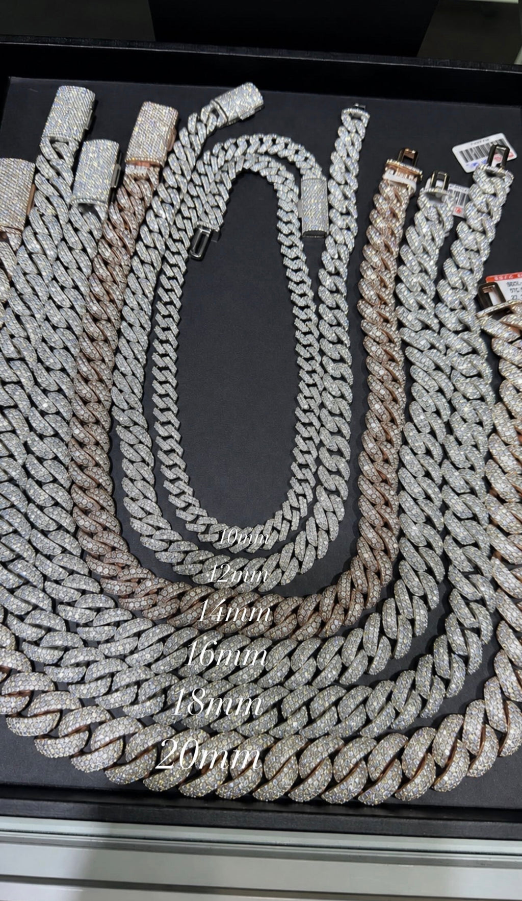 Mosaic Set VVS1 Moissanite Cuban Link Chain 18K Gold GRA Certified Iced Out