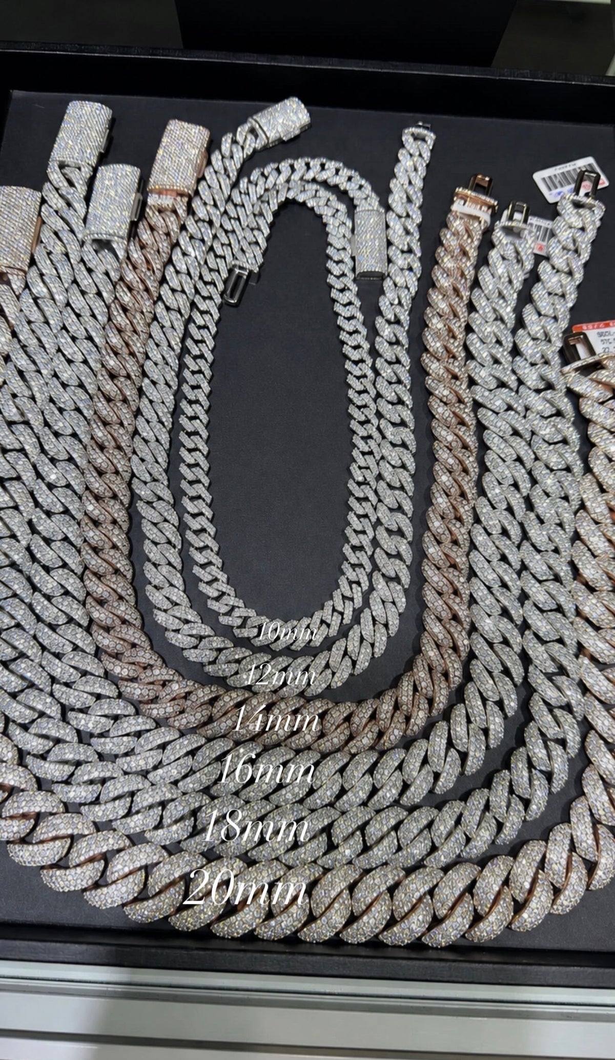 Mosaic Set VVS1 Moissanite Cuban Link Chain 18K Gold GRA Certified Iced Out